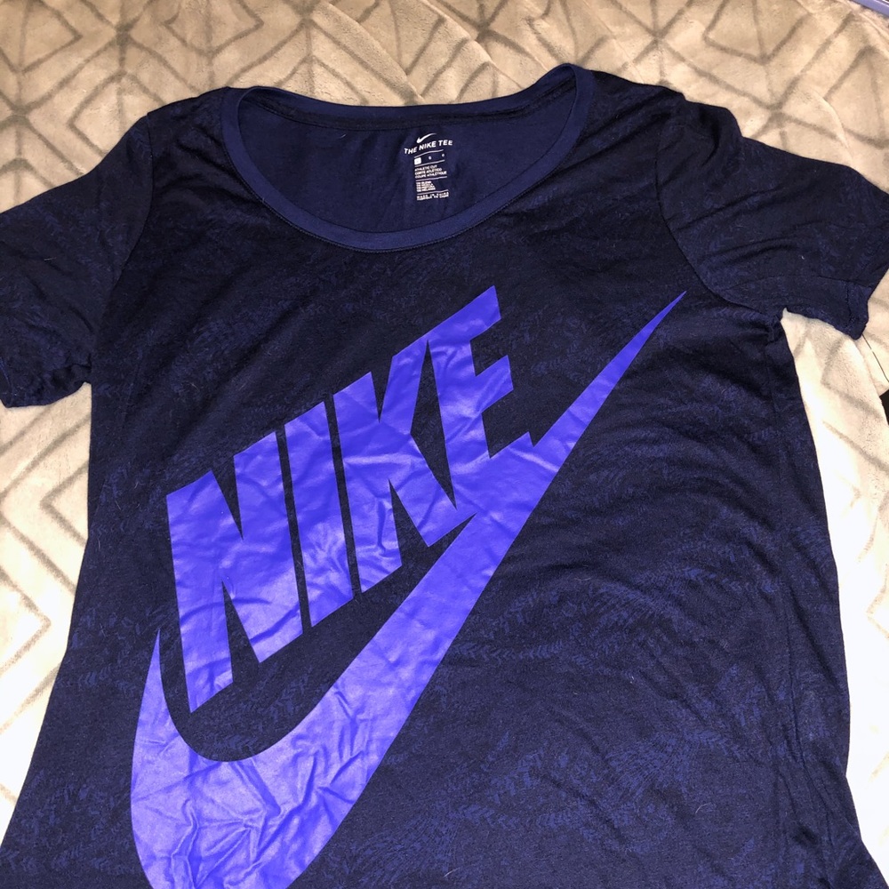 Nike t-shirt